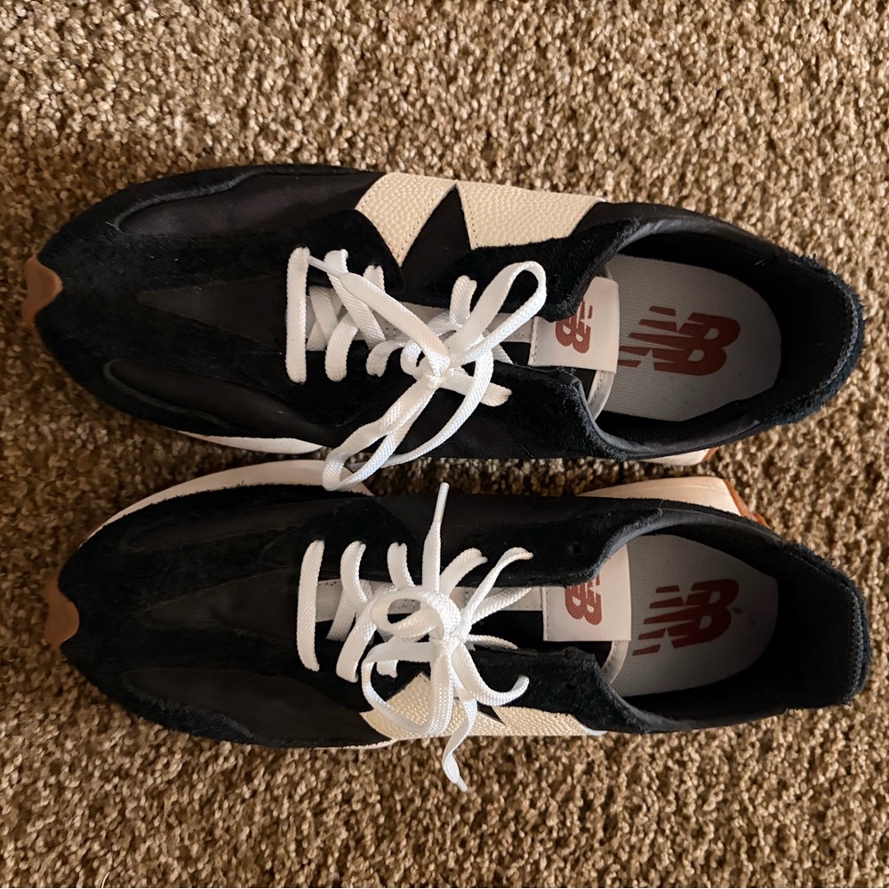 New Balance Black and Cream women Sneakers